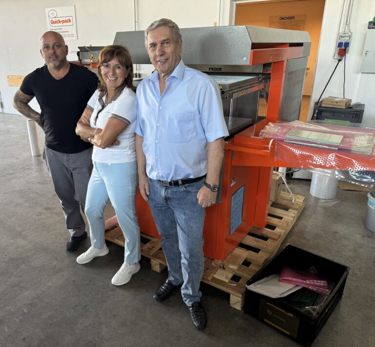 Corenlia Kehrer von der Quick-Pack GmbH und Herr Regler